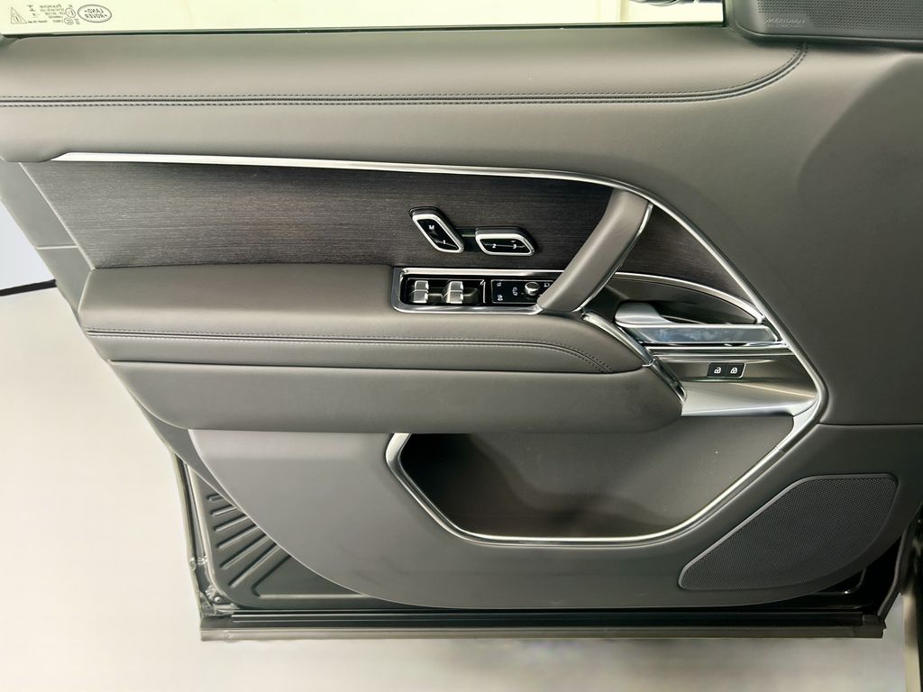 Thumbnail: 2026 Land Rover Range Rover - 23