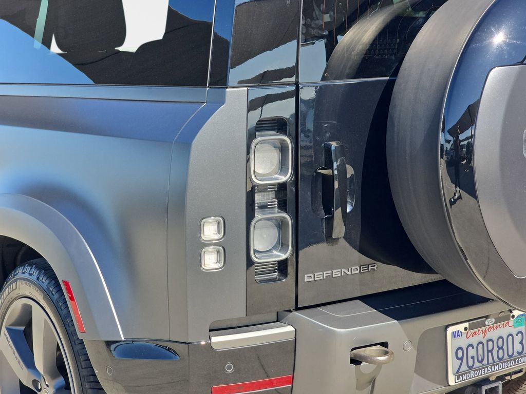 Certified Used 2023  Land Rover Carpathian Edition image 34