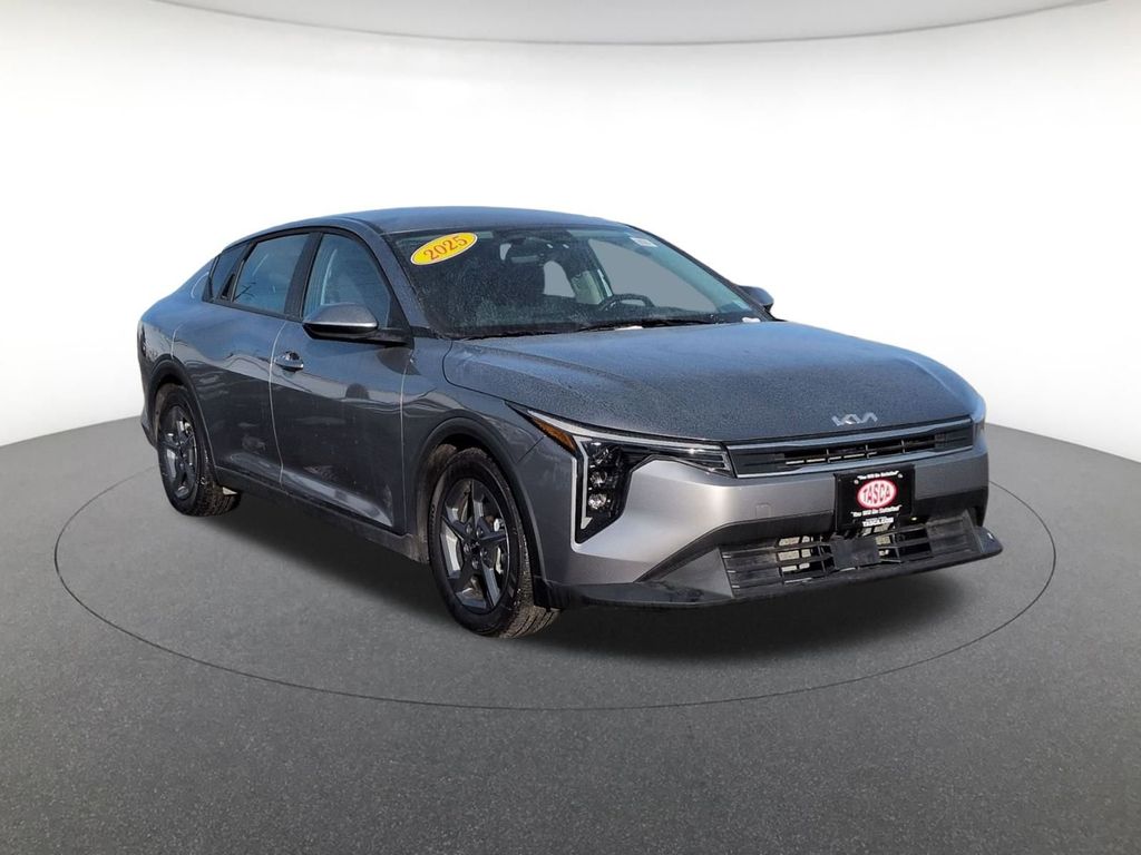 2025 Kia K4 LXS FWD