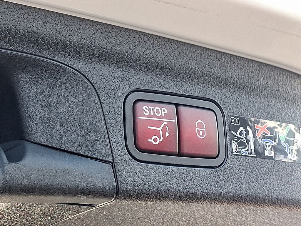 Thumbnail: 2025 Mercedes-Benz GLE - 29