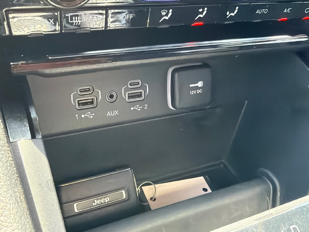 Used 2024 White Jeep Limited image 31