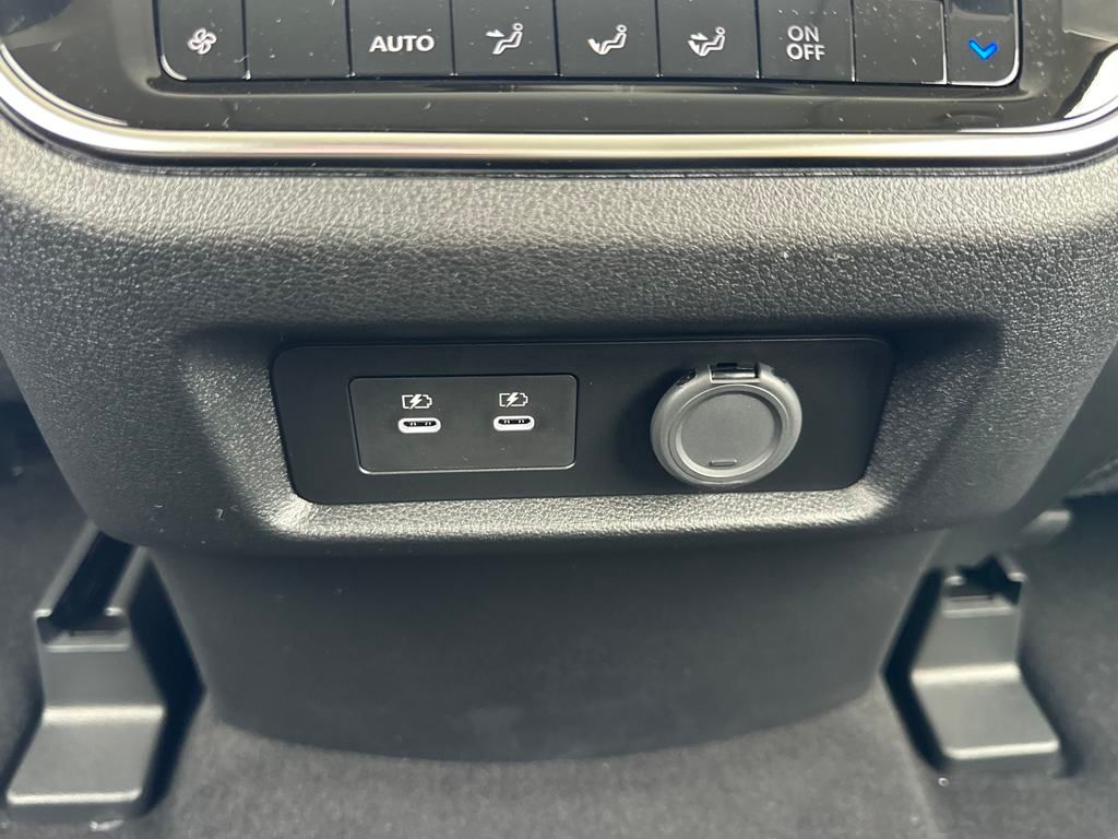 2025 Nissan Armada Platinum photo