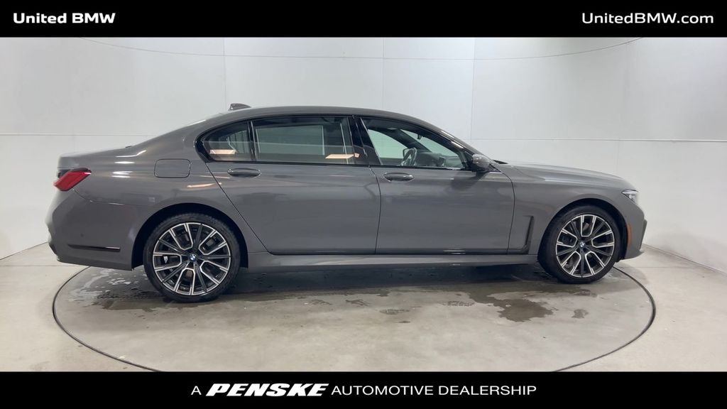 Thumbnail: 2022 BMW 7 Series - 9