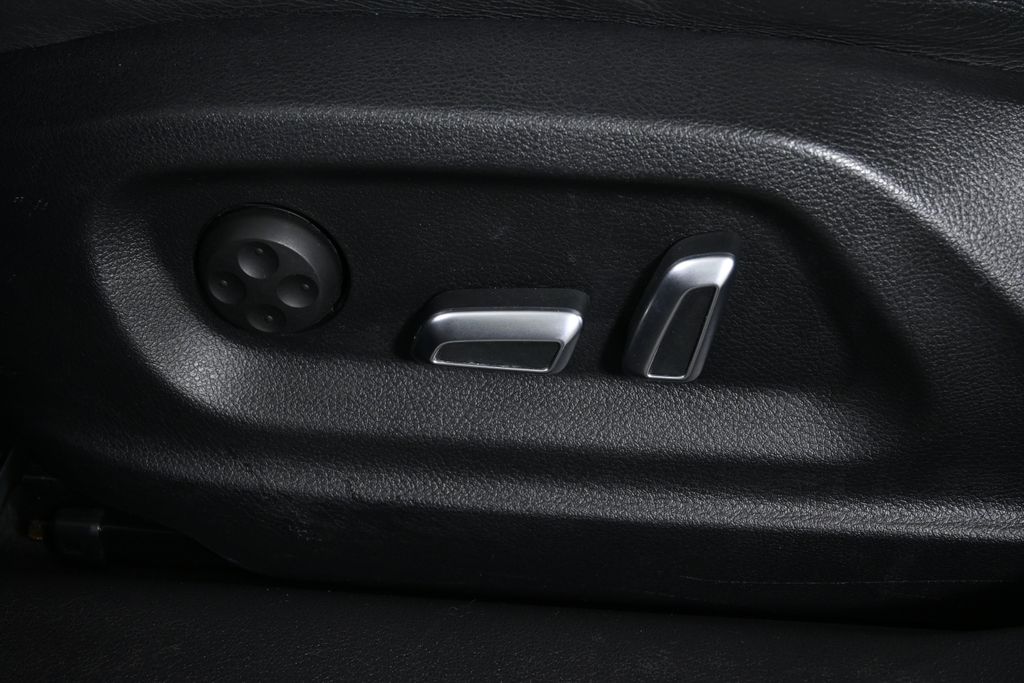 Thumbnail: 2016 Audi Q3 - 28