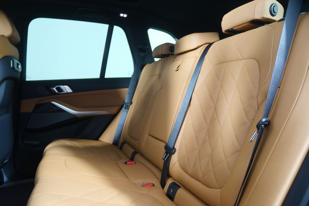 Thumbnail: 2026 BMW X5 - 14