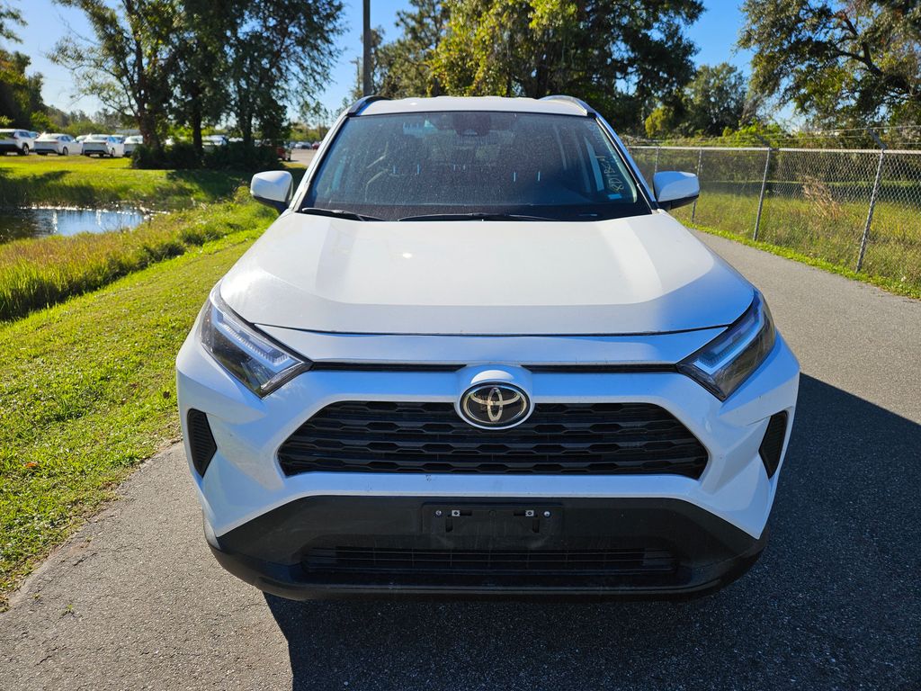 2022 Toyota RAV4 XLE 8