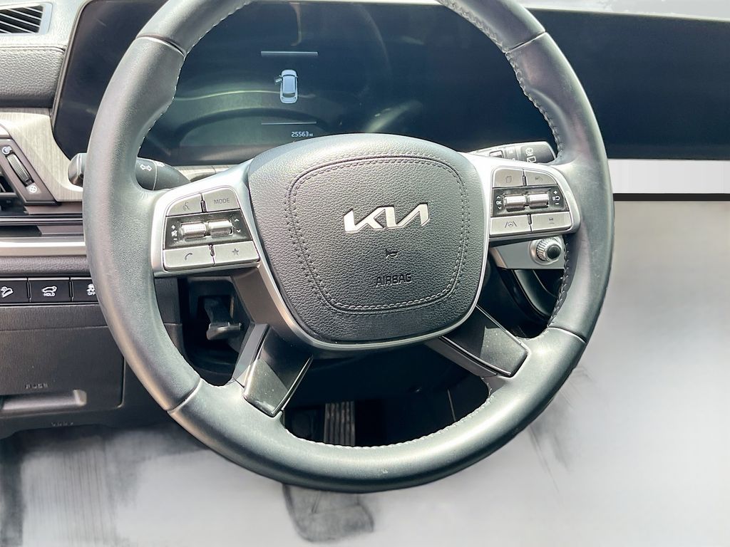 Used 2024 Green Kia EX image 11