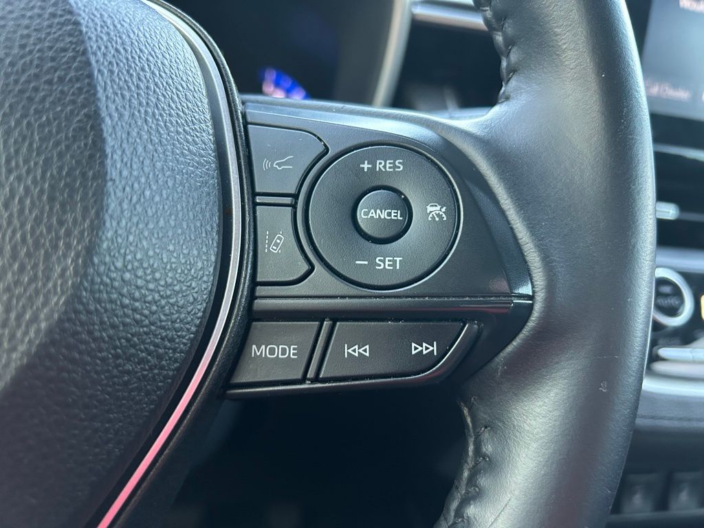 2022 Toyota Corolla Cross XLE 19
