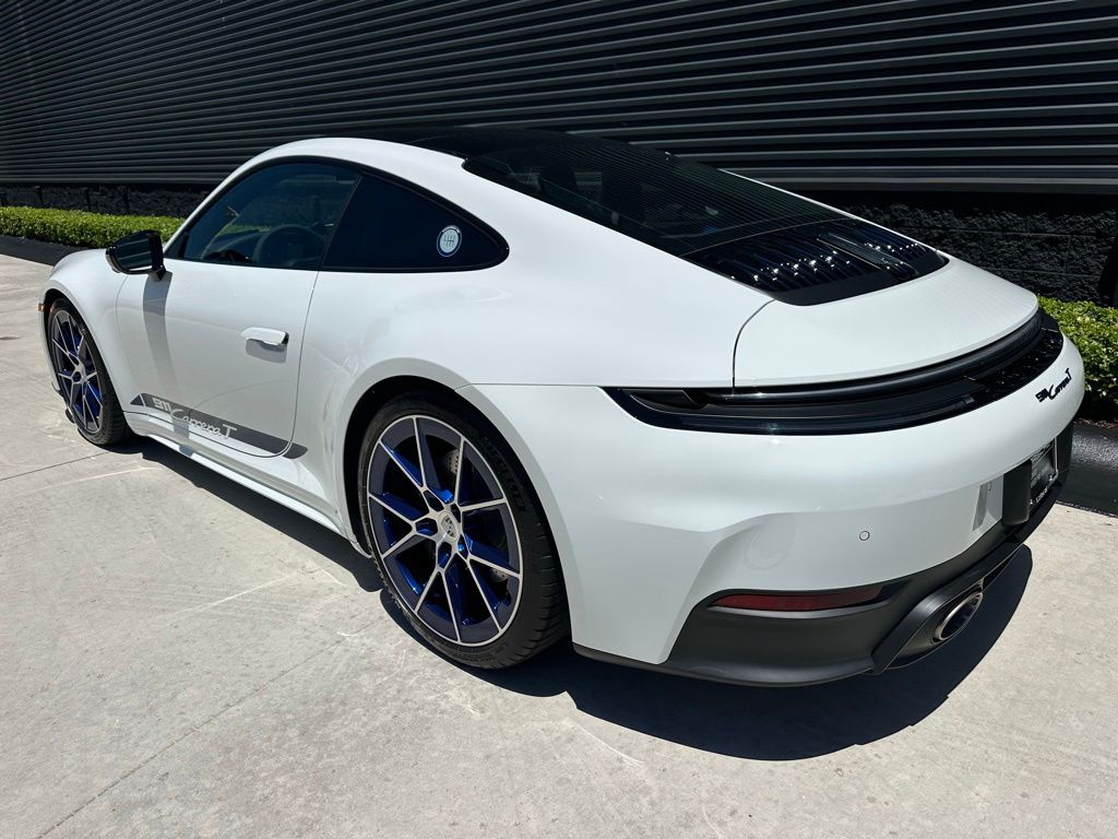 Thumbnail: 2026 Porsche 911 - 3