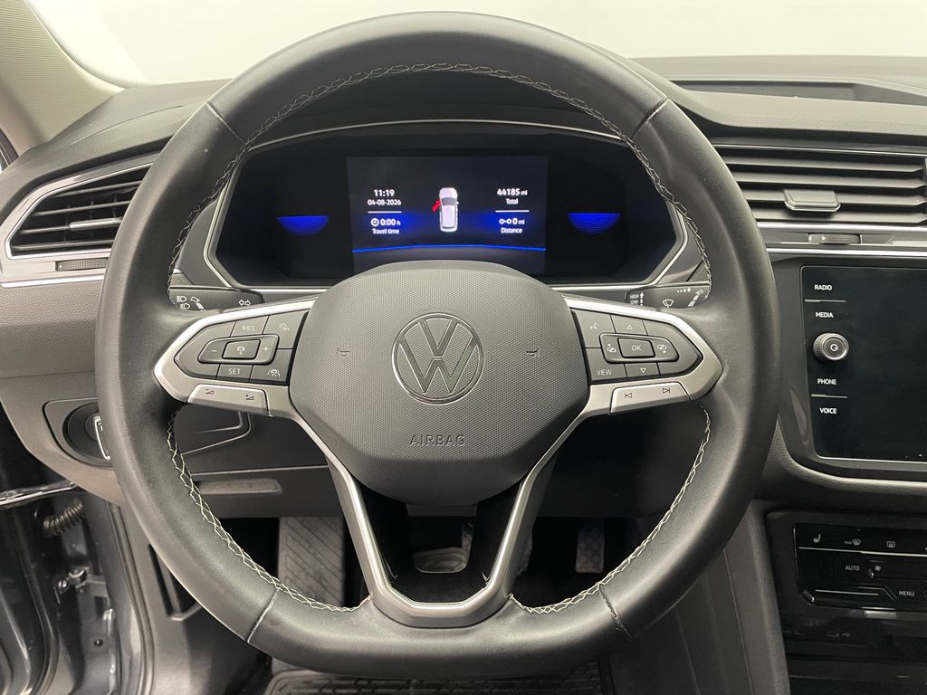 Thumbnail: 2022 Volkswagen Tiguan - 21