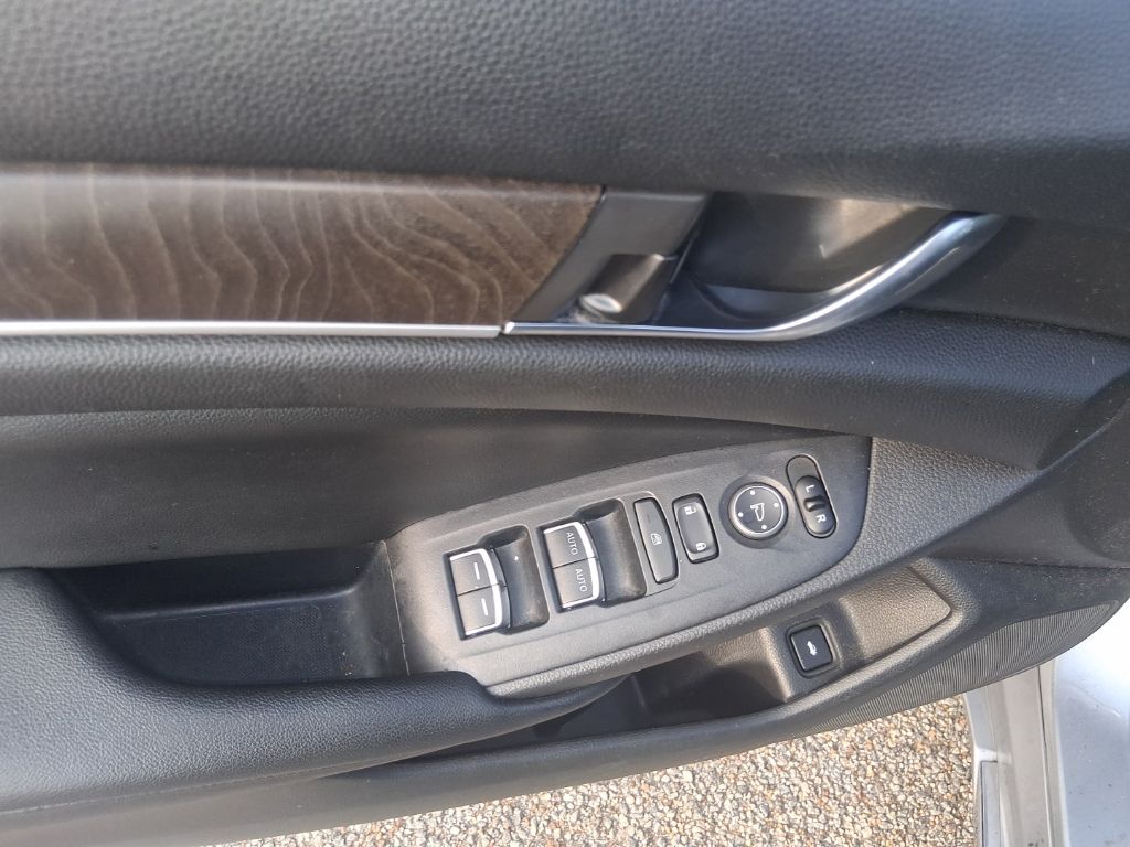 Used 2019 Black Honda EX image 8