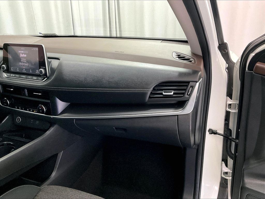 2023 Nissan Rogue — photo 13
