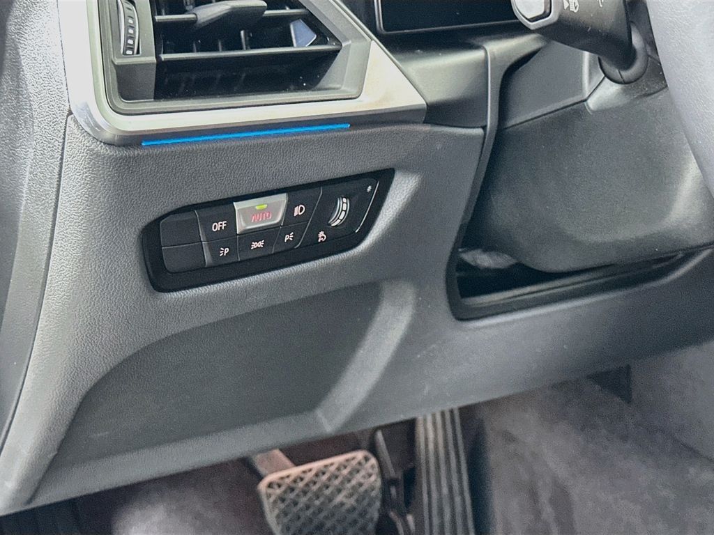 Thumbnail: 2023 BMW i4 - 10