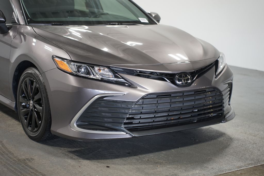 2023 Toyota Camry LE 4