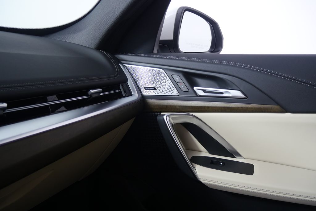 2025 BMW X1 xDrive28i 26