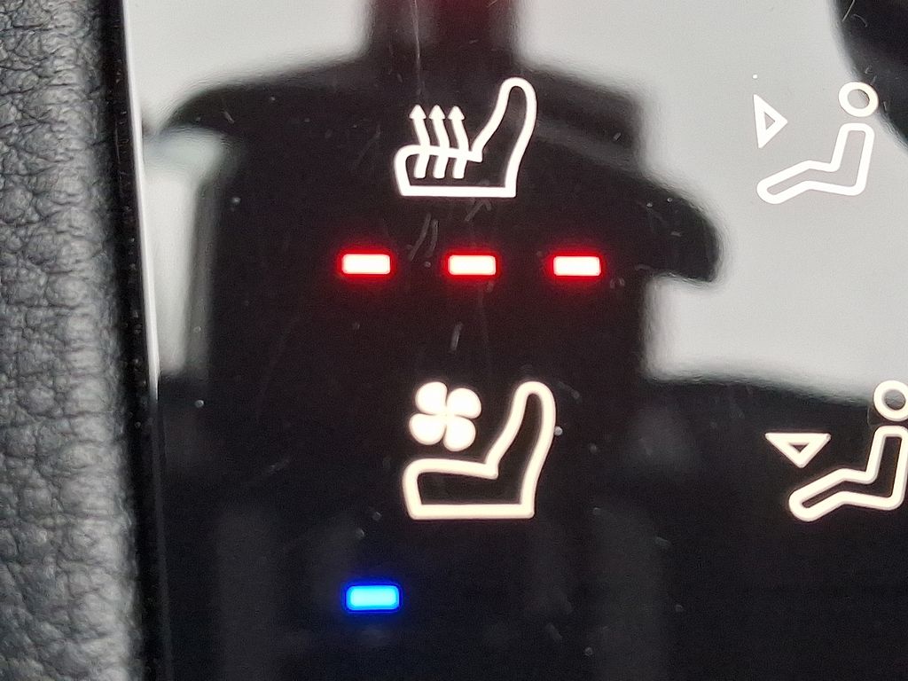 Thumbnail: 2024 Porsche Macan - 25