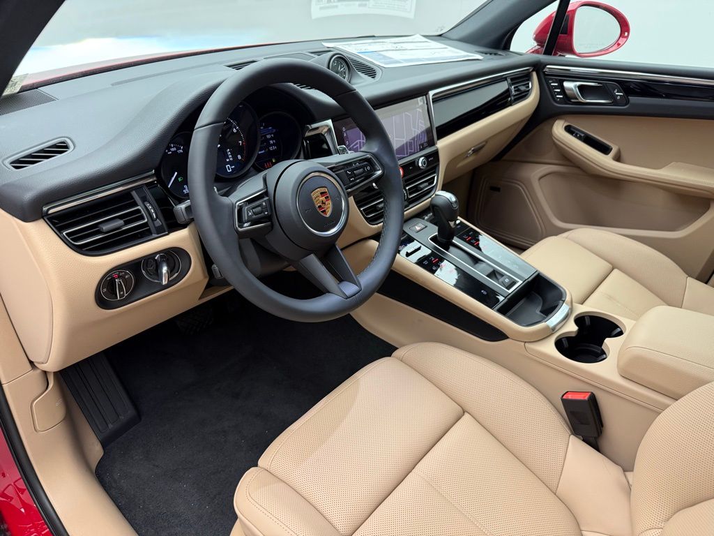 Thumbnail: 2026 Porsche Macan - 4