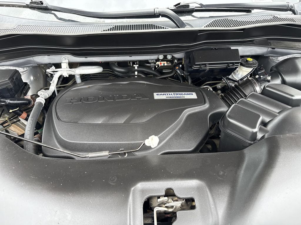 Thumbnail: 2019 Honda Pilot - 14