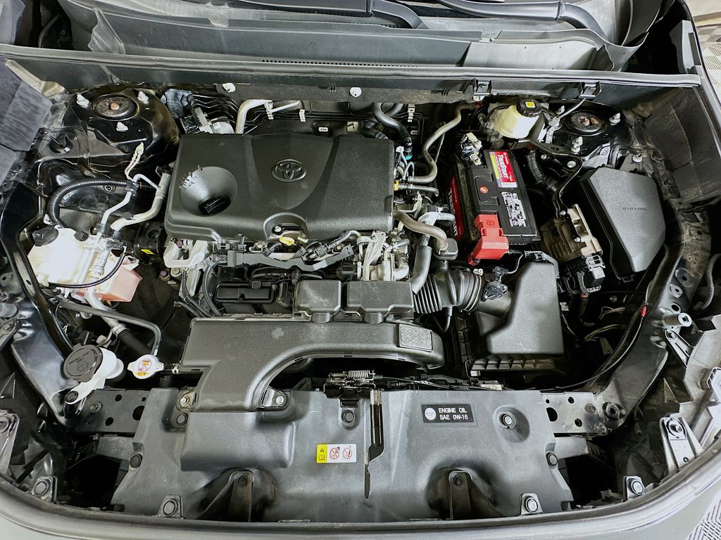 Thumbnail: 2020 Toyota RAV4 - 28