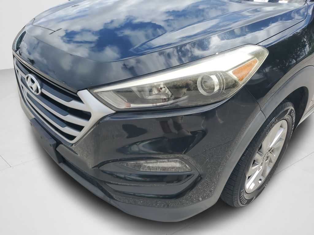 Used 2017 Black Hyundai SE image 24