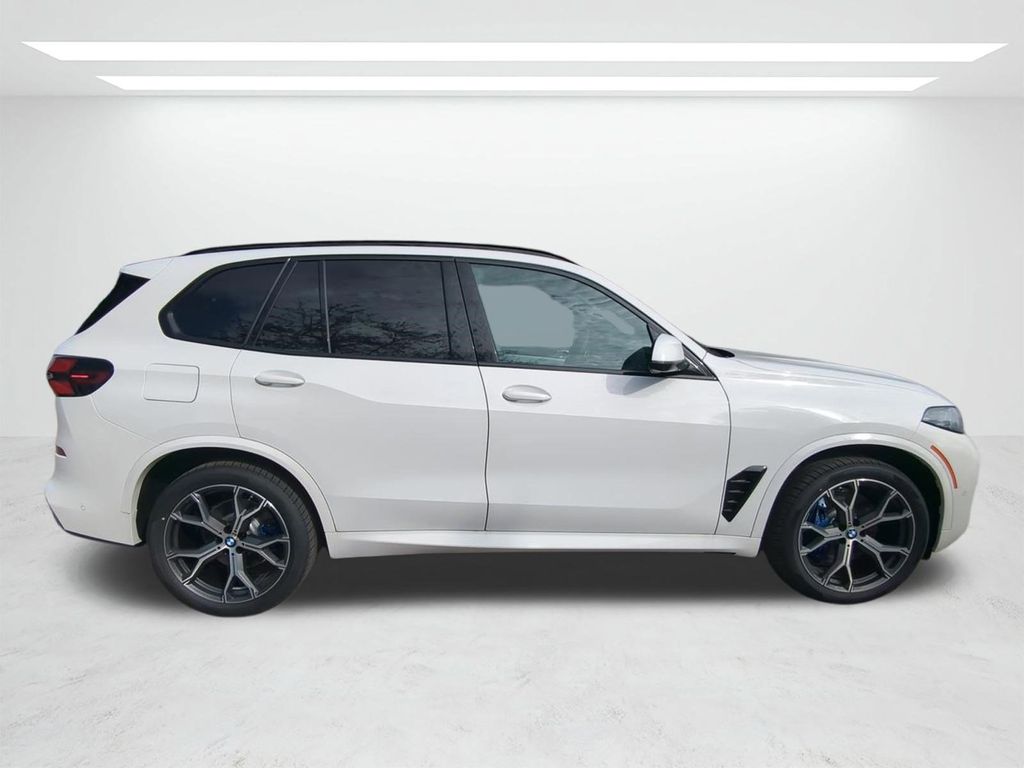 New 2026 White BMW xDrive40i image 3