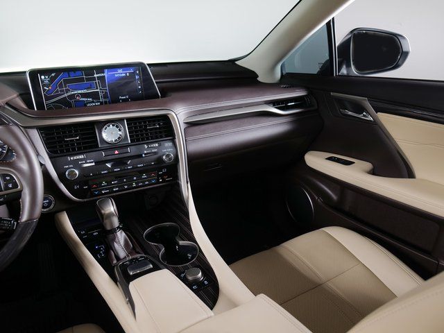 Used 2019 White Lexus 450h image 18