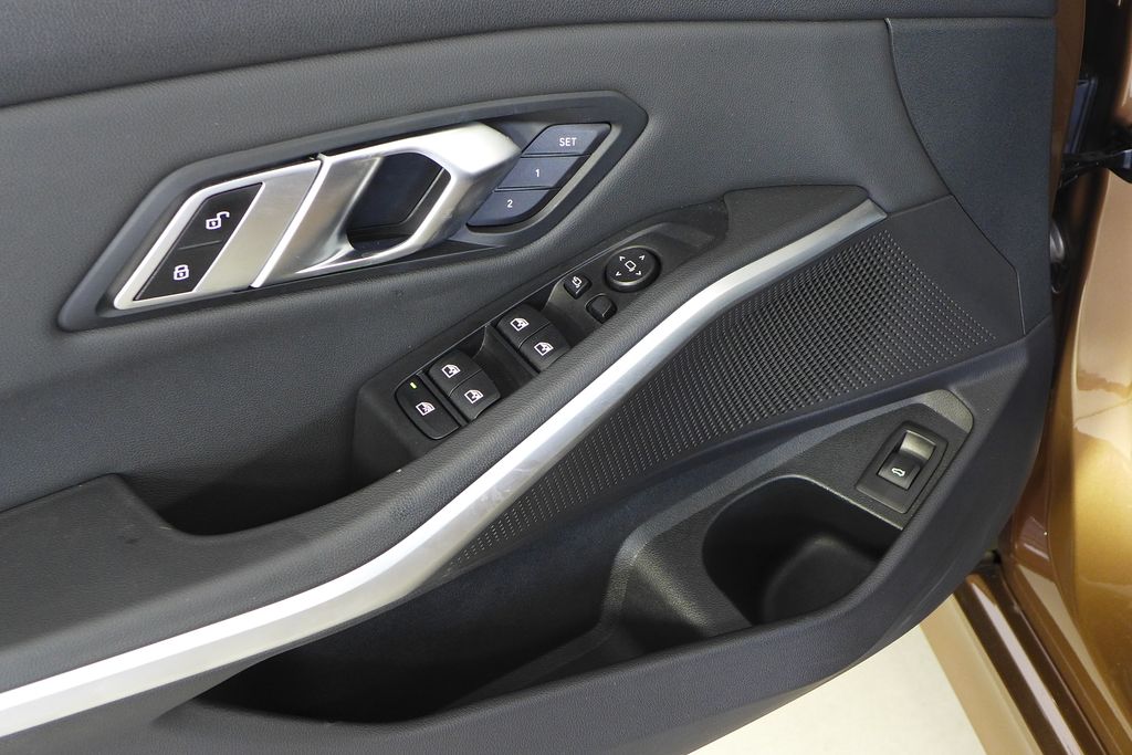 Thumbnail: 2019 BMW 3 Series - 12