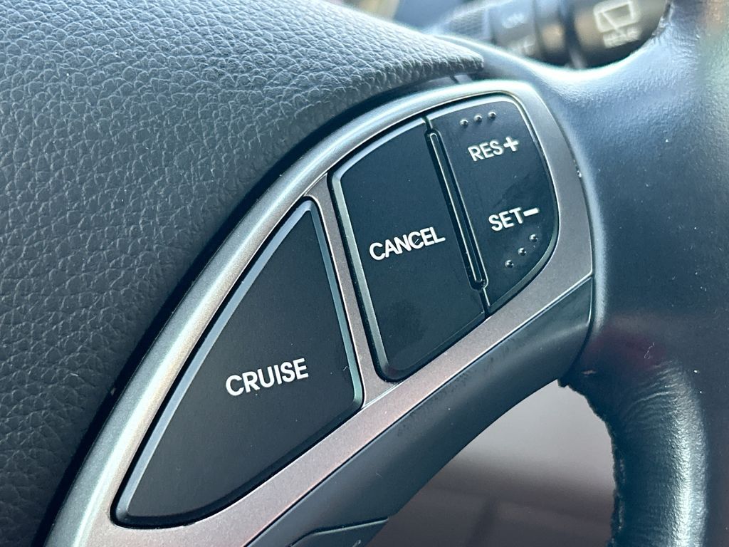 Thumbnail: 2014 Hyundai Elantra - 18
