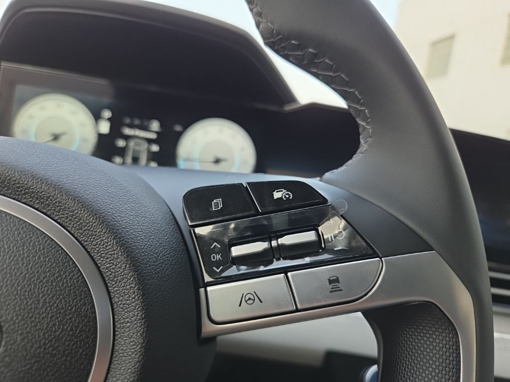 Thumbnail: 2025 Hyundai Elantra - 27