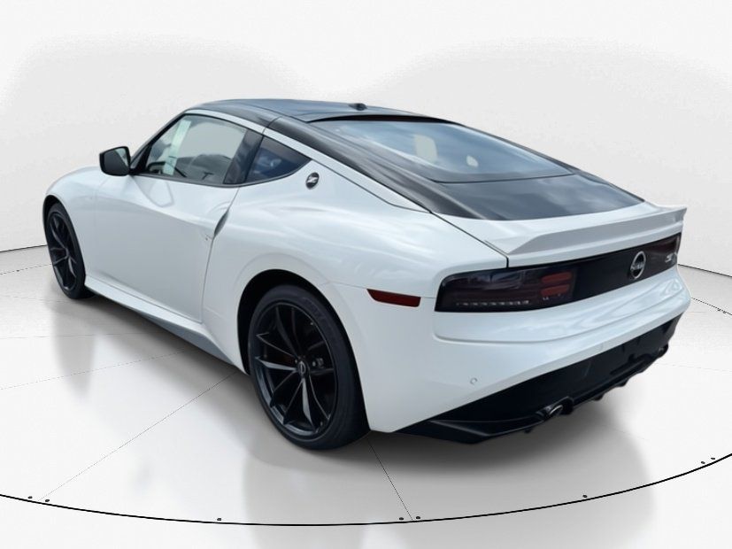 2025 Pearl White Tricoat/Super Black Nissan Z Performance RWD Coupe