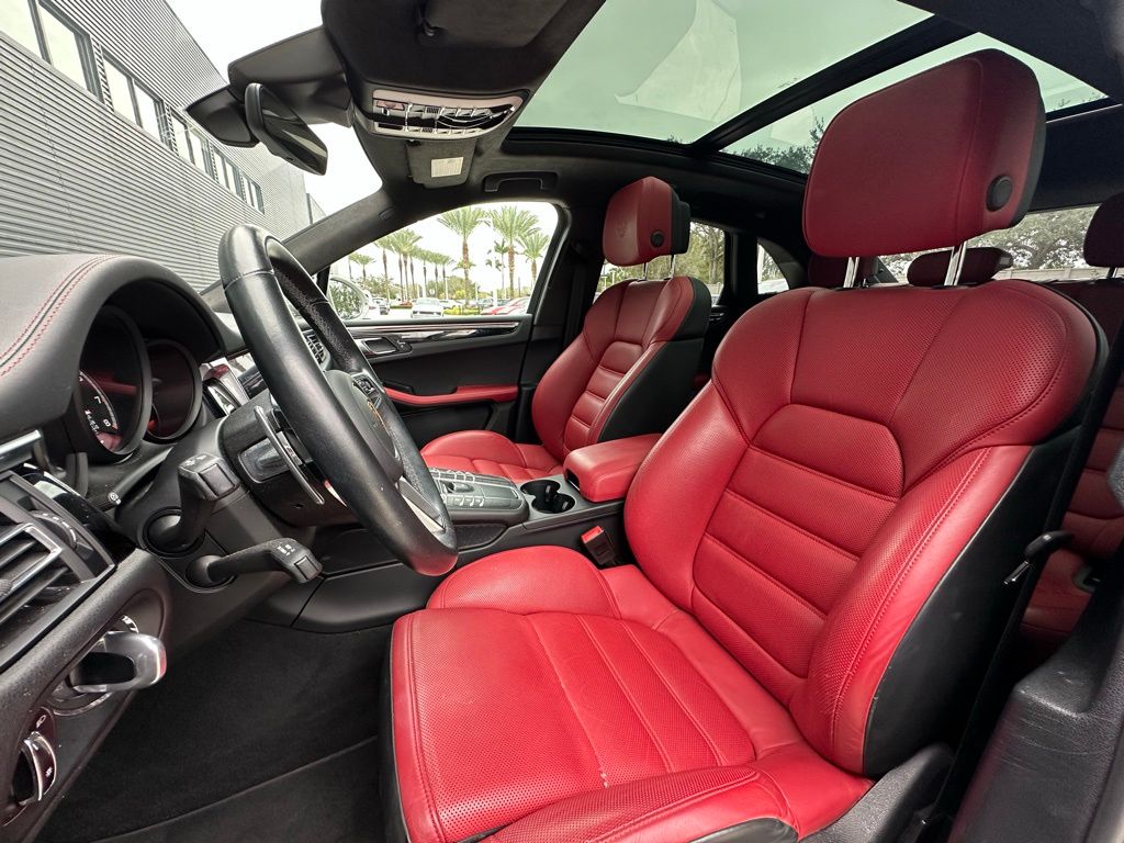 Thumbnail: 2021 Porsche Macan - 5