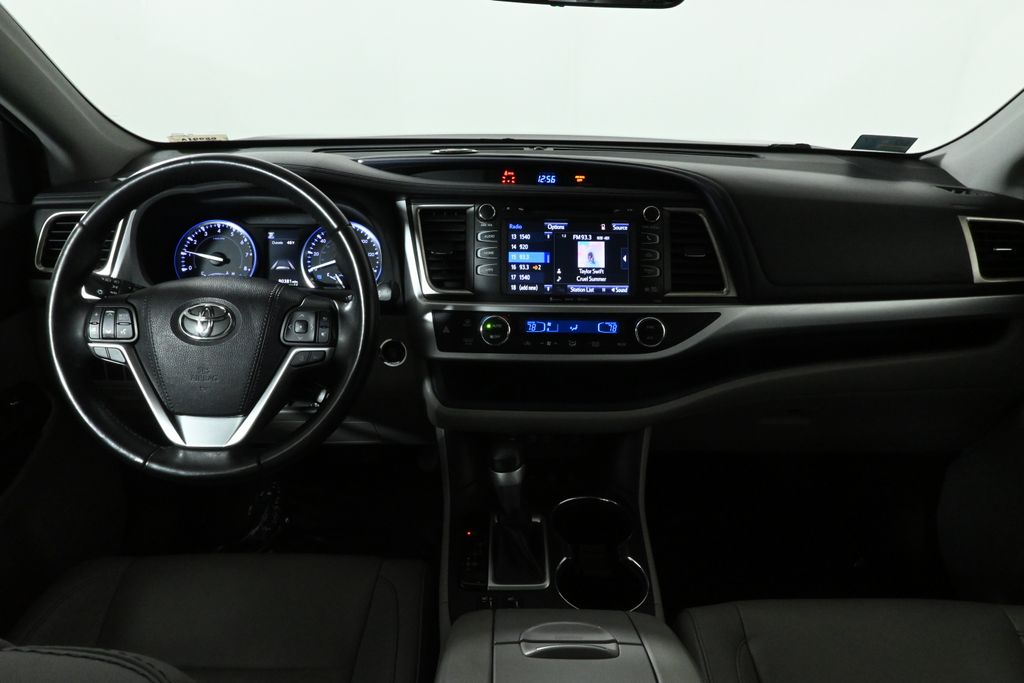 Thumbnail: 2019 Toyota Highlander - 16