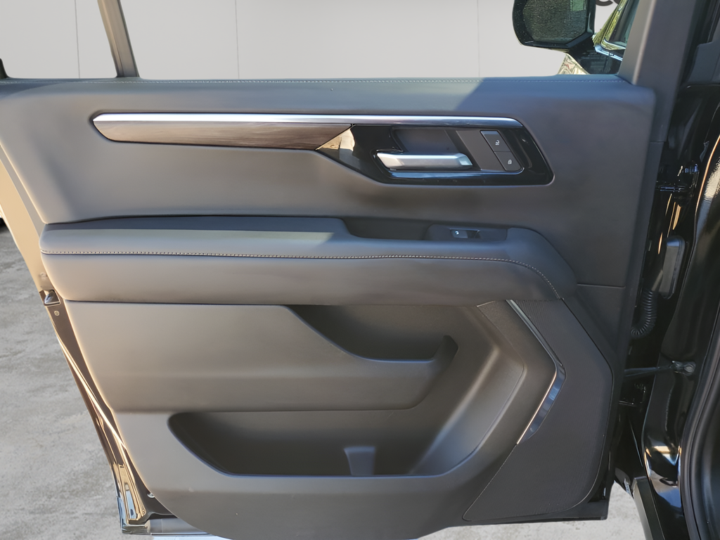 Used Car 2025 Chevrolet Suburban  Z71 For Sale Under $70,000 In Austin, Texas