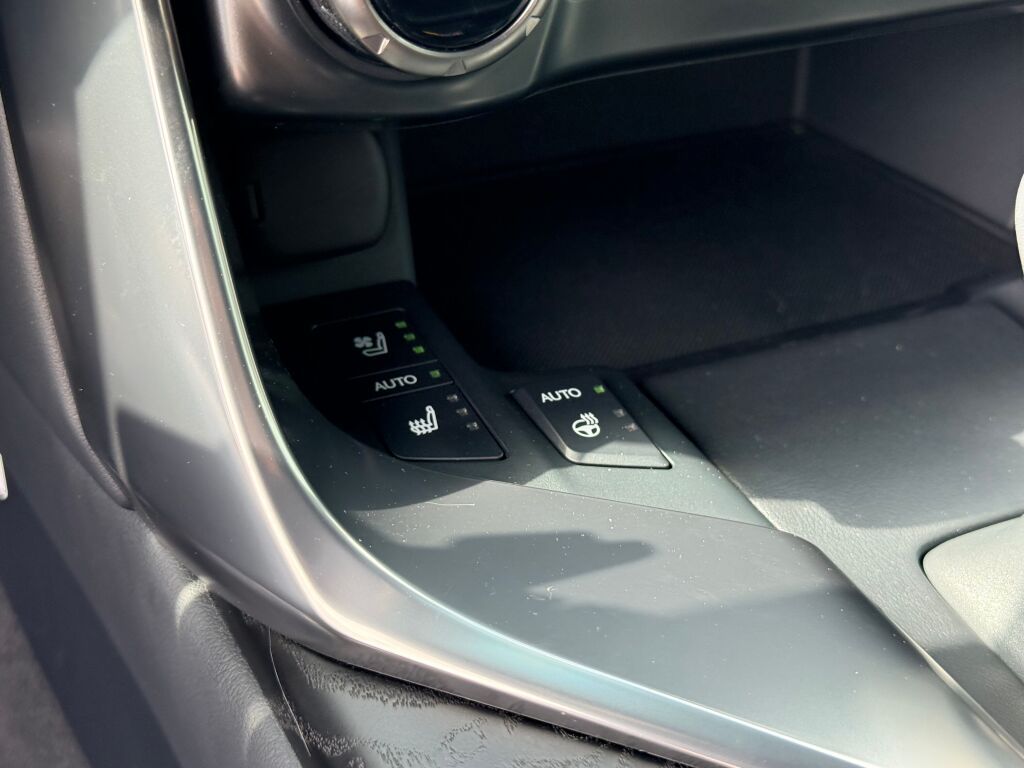 Thumbnail: 2025 Lexus LX - 8