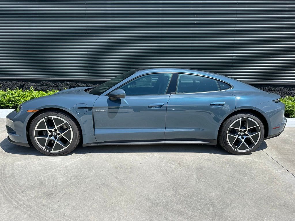 Thumbnail: 2025 Porsche Taycan - 2