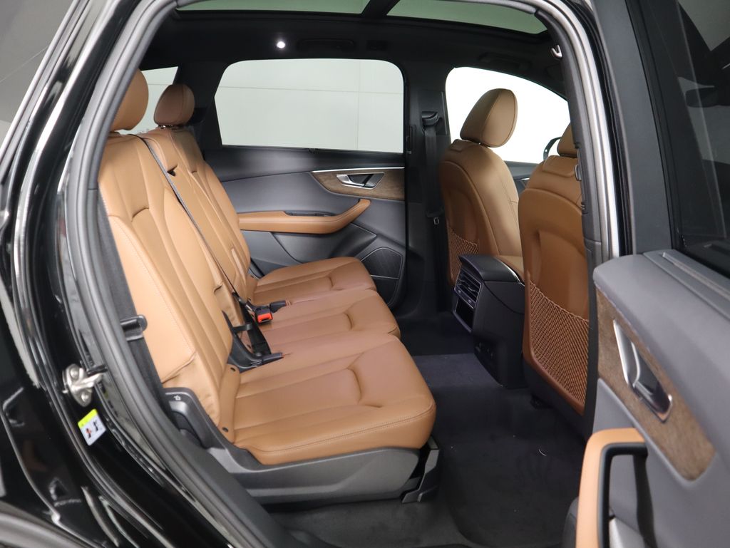 Thumbnail: 2026 Audi Q7 - 25