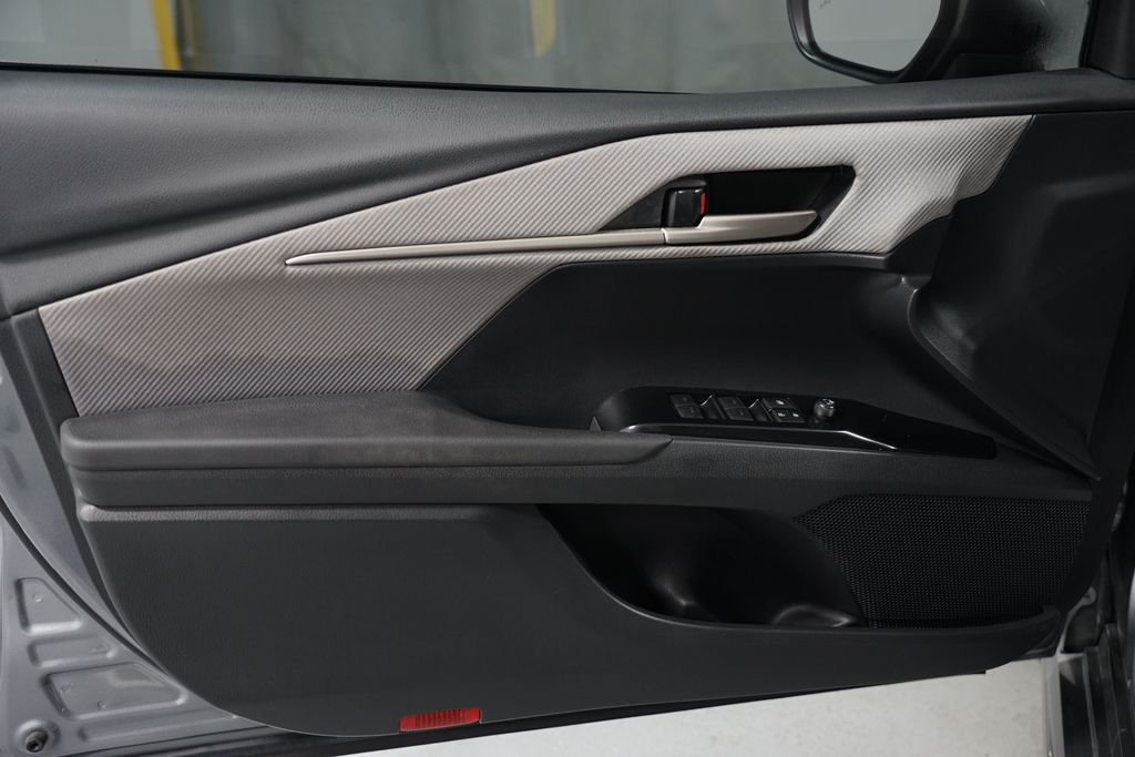 Thumbnail: 2025 Toyota Camry - 31