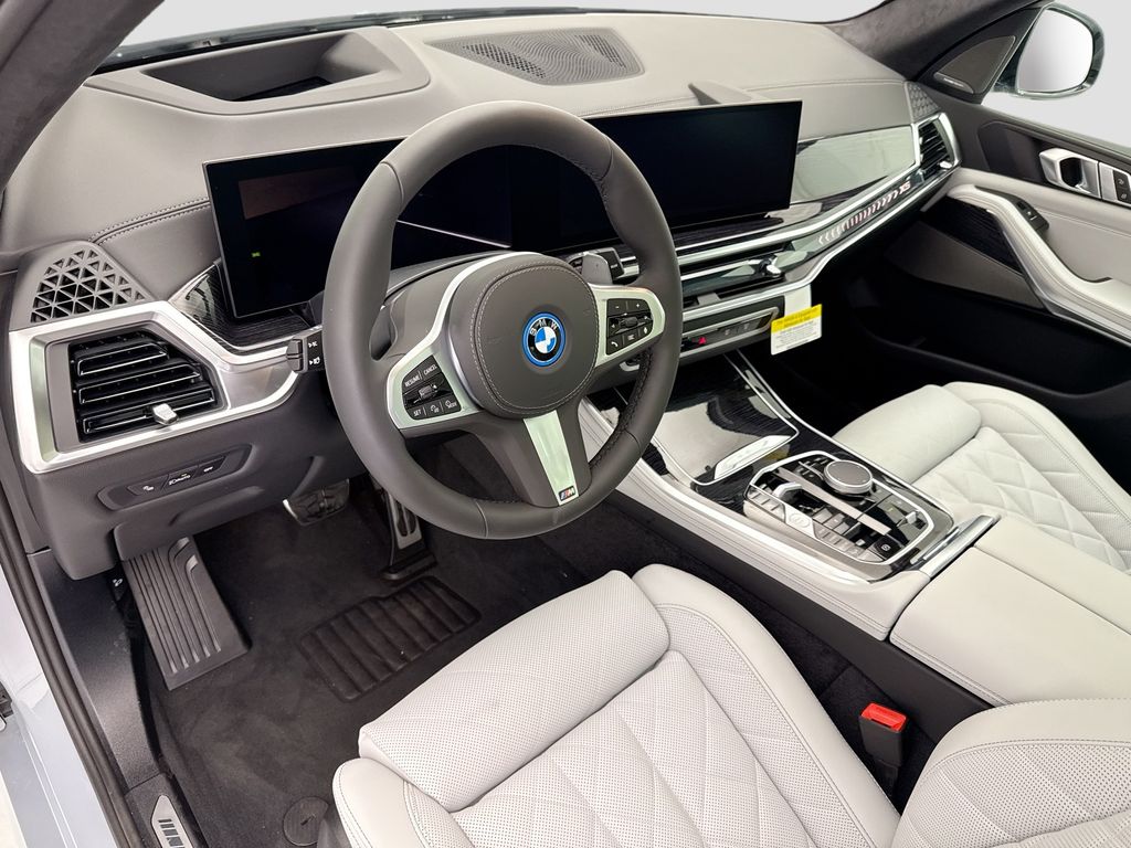 Thumbnail: 2026 BMW X5 - 9