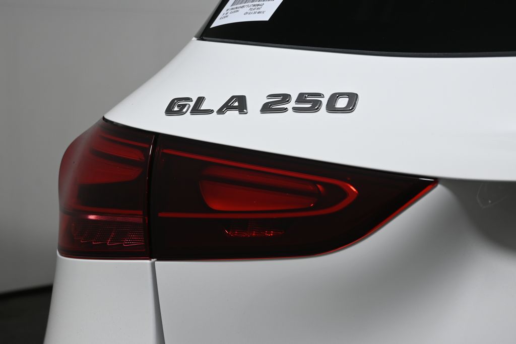 Thumbnail: 2026 Mercedes-Benz GLA - 12