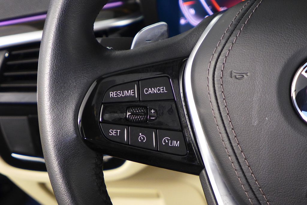 Thumbnail: 2023 BMW 5 Series - 30