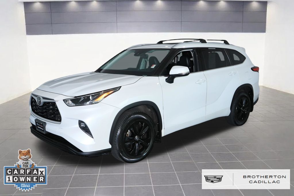 White (Wind Chill Pearl) 2022 Toyota Highlander SUV / Crossover All-Wheel Drive 8-Speed Automatic