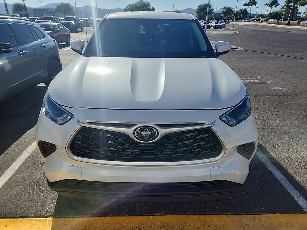 Thumbnail: 2022 Toyota Highlander - 2