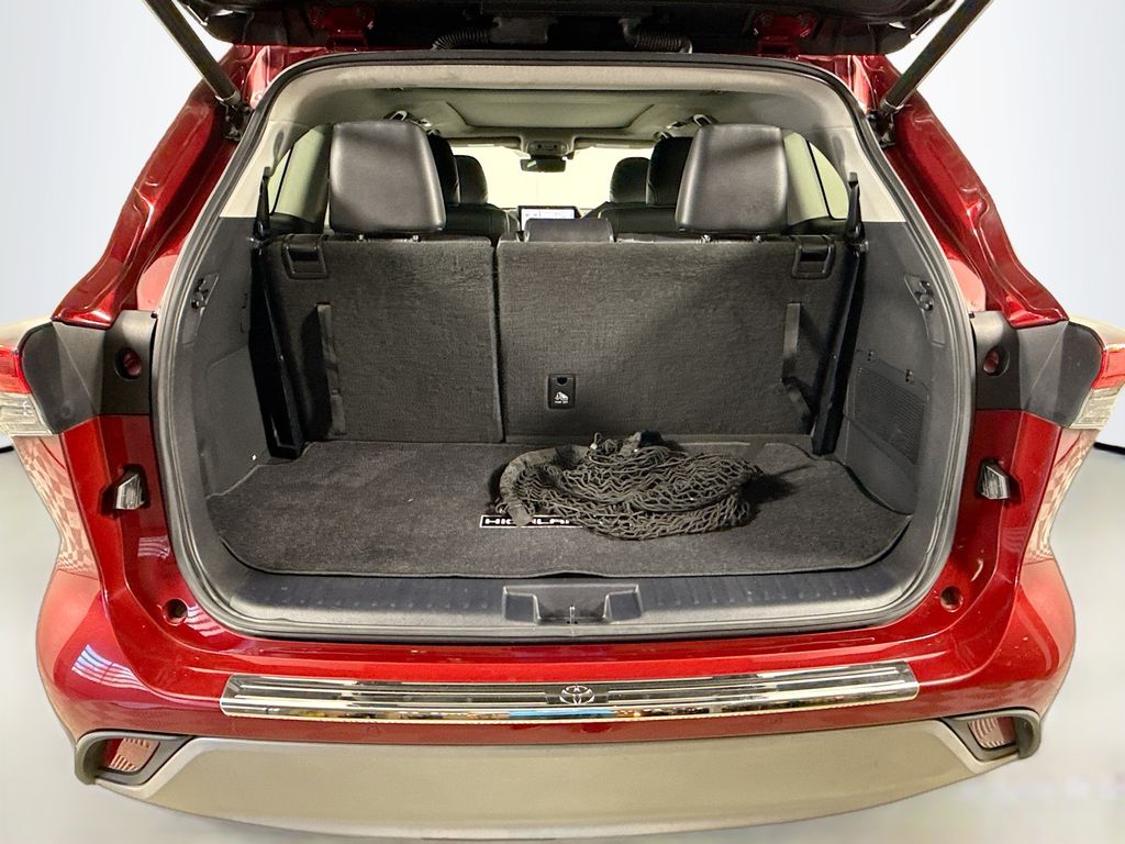 Thumbnail: 2020 Toyota Highlander - 26