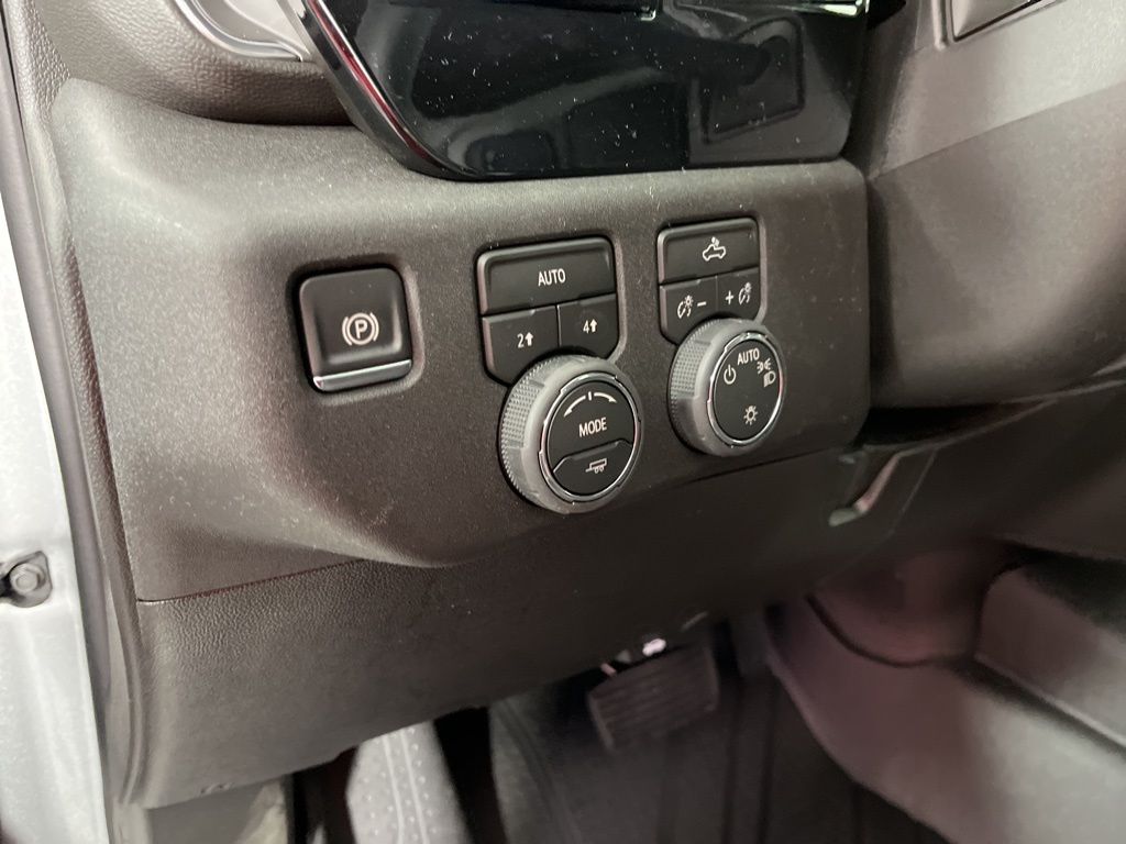 Thumbnail: 2026 Chevrolet Silverado 1500 - 27