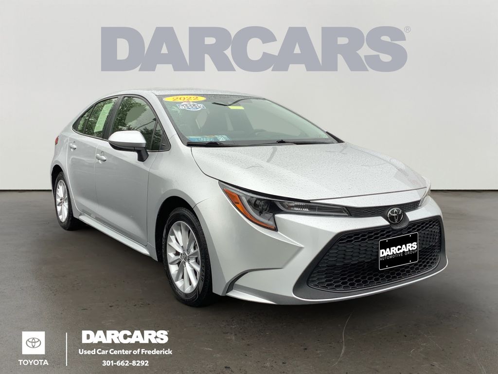 Classic Silver 2022 Toyota Corolla LE FWD Sedan Front-Wheel Drive Continuously Variable Transmission