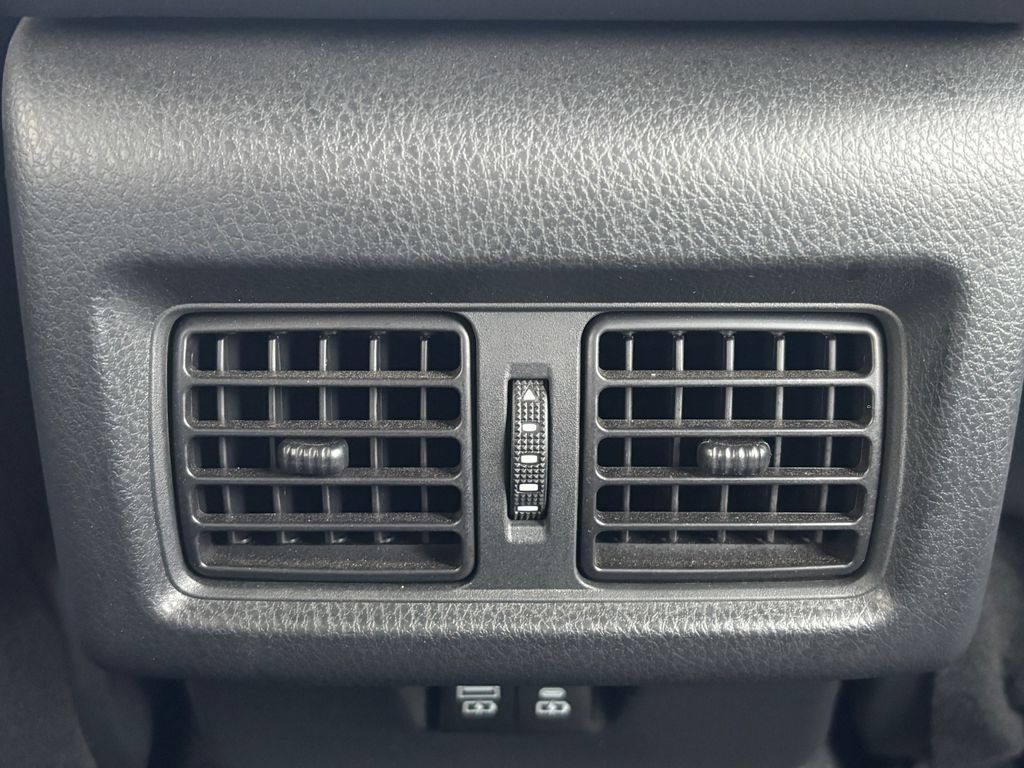 Thumbnail: 2025 Toyota Camry - 20