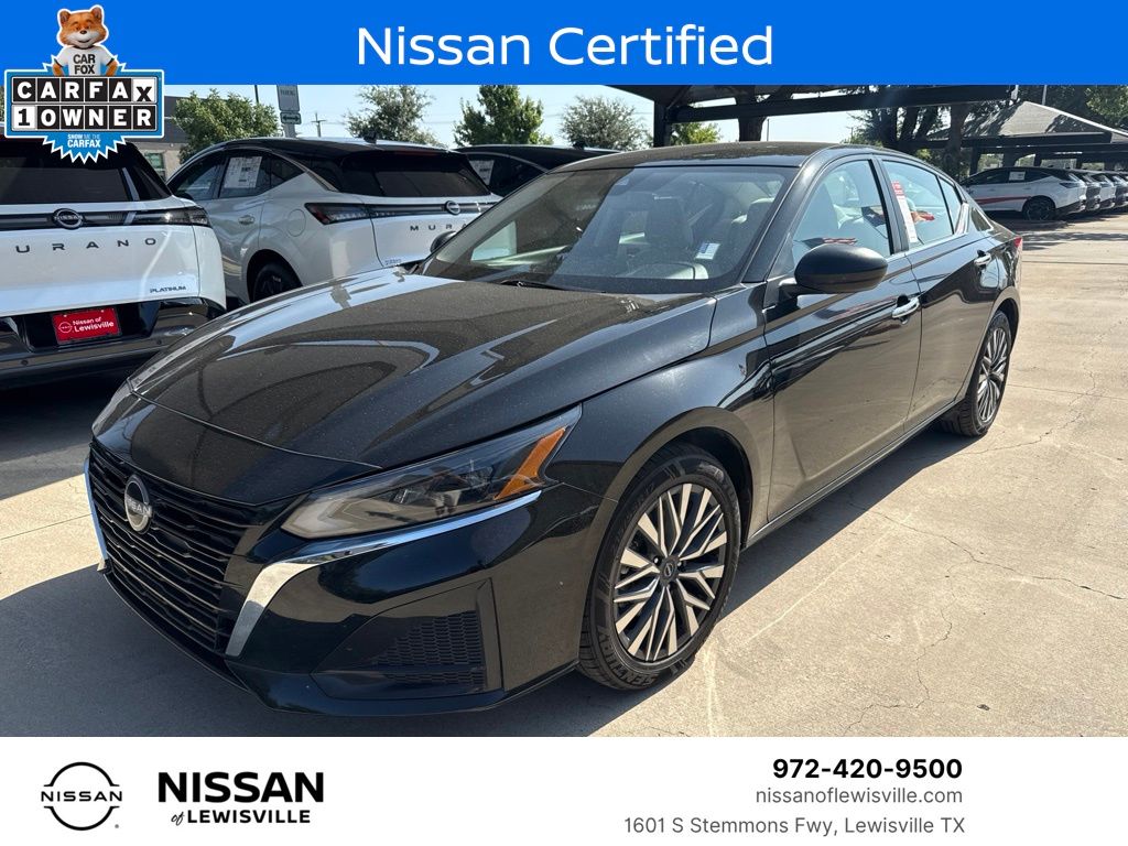 Super Black Clearcoat 2025 Nissan Altima Sedan Front-Wheel Drive Continuously Variable Transmission