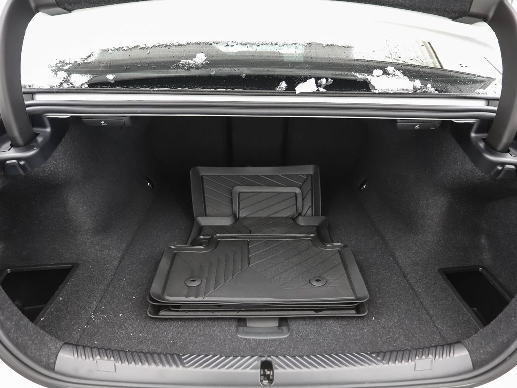 Thumbnail: 2026 BMW i5 - 24