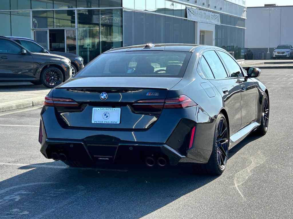 Thumbnail: 2026 BMW M5 - 5