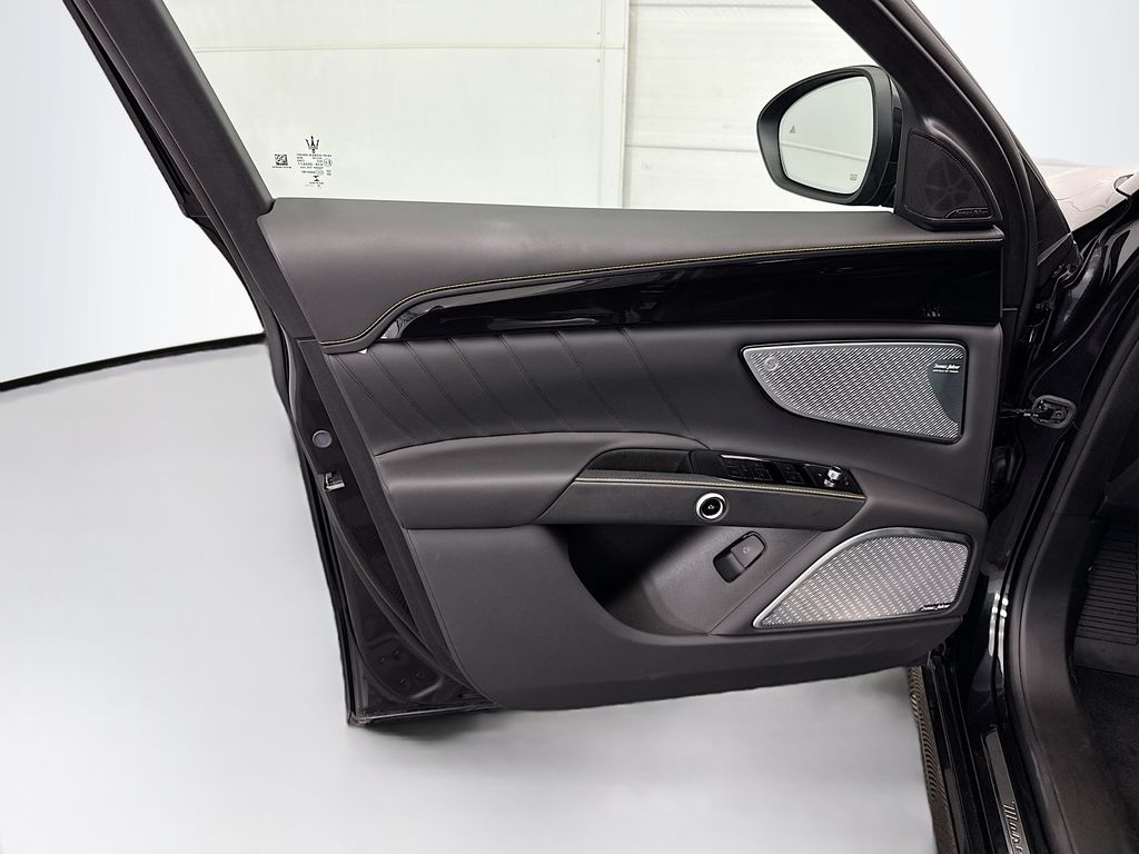 Thumbnail: 2023 Maserati Grecale - 23